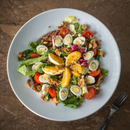 Salata cu oua de prepelita