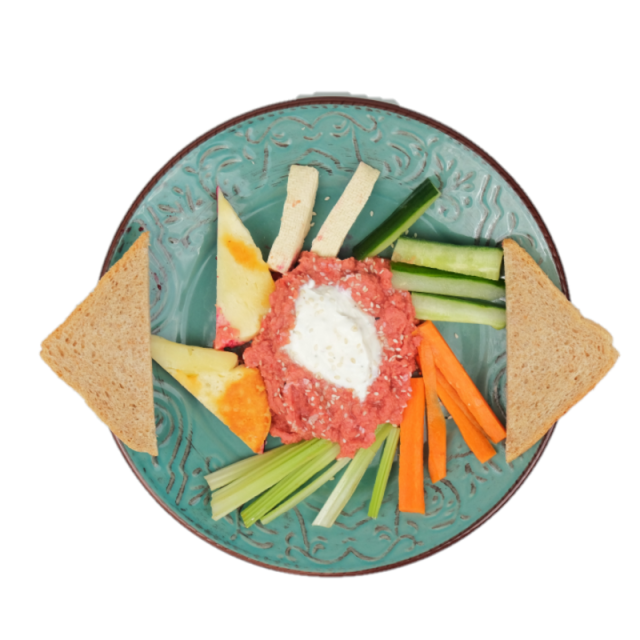 Humus de sfeclă roșie cu haloumi, tofu, branza ricotta, pasta de tahini, seminte de susan, salata de cruditati si paine integrala 350g
