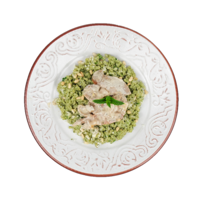 Muschiulet de porc si sos de hribi cu rissoto de orez brun, spanac, muguri de pin, parmesan si verdeturi