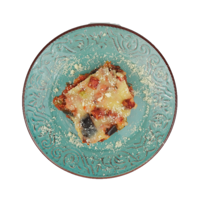 Al forno ala siciliana cu carnaciori picanti, vinete, dovlecei, sos de rosii si mozzarella 350g