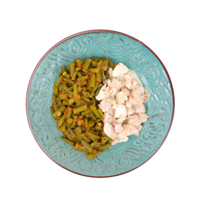 B. Piept de pui cu sos de vin alb si fasole verde 350g