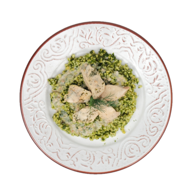 Piept de pui cu sos gorgonzola si nuci, si sote de spanac cu bulgur si migdale. 350g