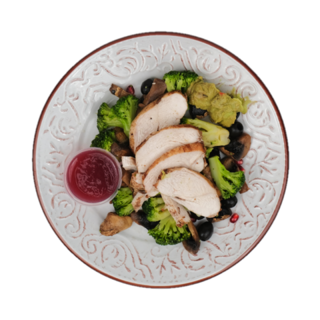 Piept de pui la cuptor cu ciuperci, broccoli, masline, guacamole si sos de vin rosu cu rodie 350g