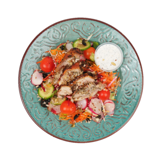 Pulpe de pui cu ierburi de provence, sos de tahini, salata de cruditati si nuci 350g