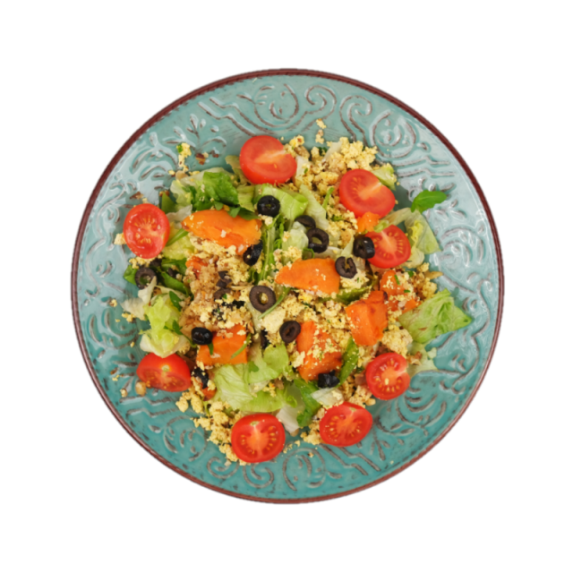 Salata cu cartofi dulci, tofu, rosii cherry, nuci macinate, masline si rucola, ulei de masline 250g/350g/500g