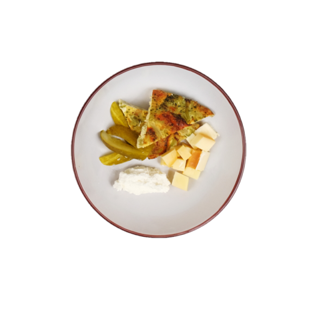 fritata cu broccoli cu cascaval afumat, crema de branza si castraveciori 200g/300g/400g